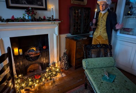 Festive Museum History Tour by Candlelight